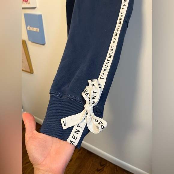 Free People  Navy Blue Joggers - Picture 2 of 7